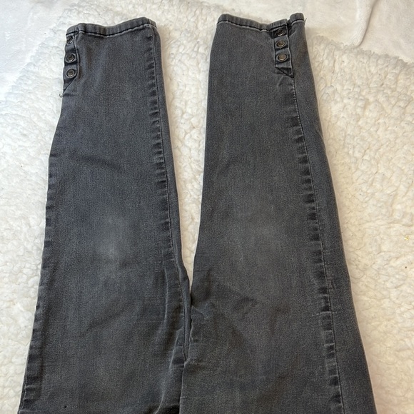 Gloria Vanderbilt Amanda Gray Stretch Skinny Jeans with Ankle Snaps. EUC Size 10 - Picture 4 of 6